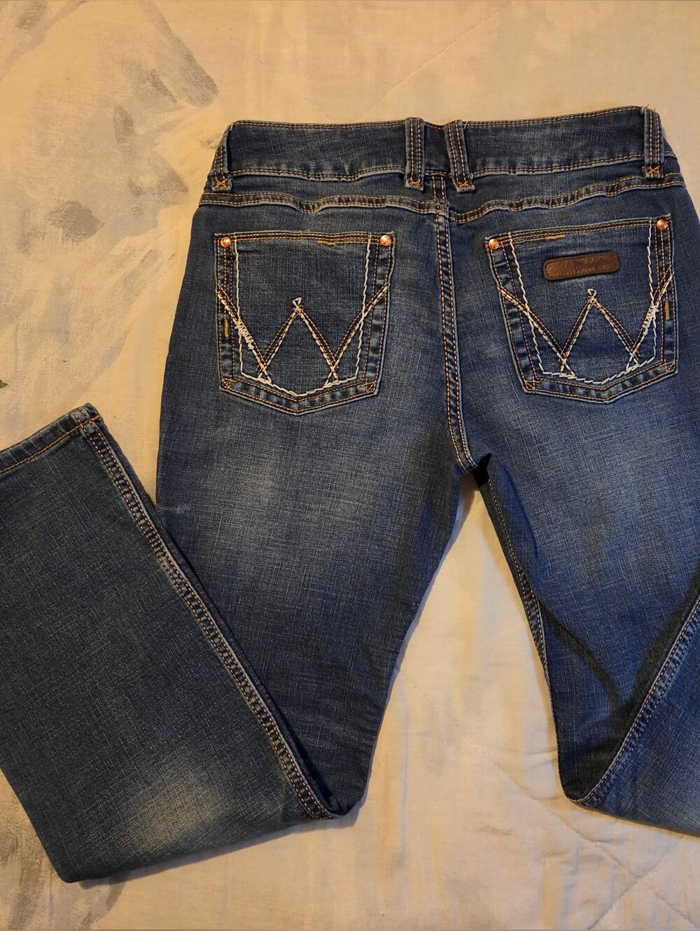 Women’s Wrangler Blue Bootcut Jeans with Embroidered Back Pockets